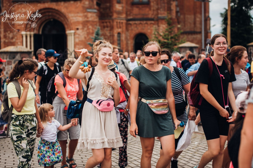 Ruszyli z Łomży w drogę do Maryi [FOTO]