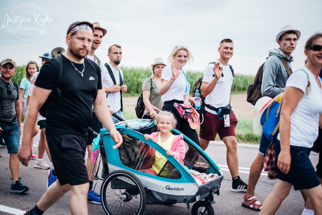 Ruszyli z Łomży w drogę do Maryi [FOTO]