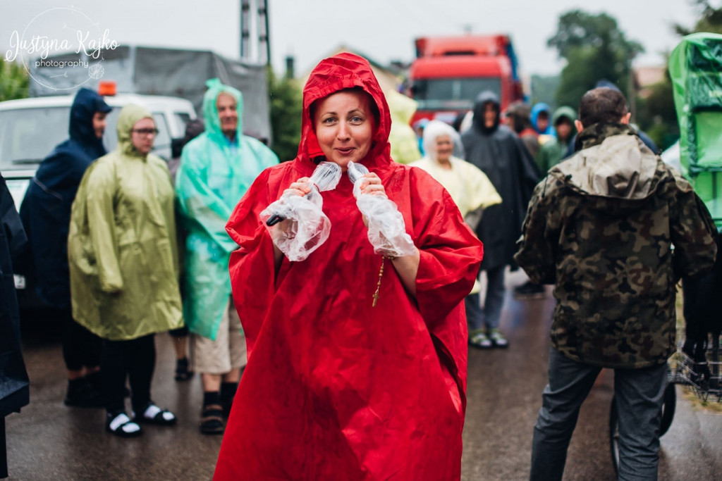 Ruszyli z Łomży w drogę do Maryi [FOTO]