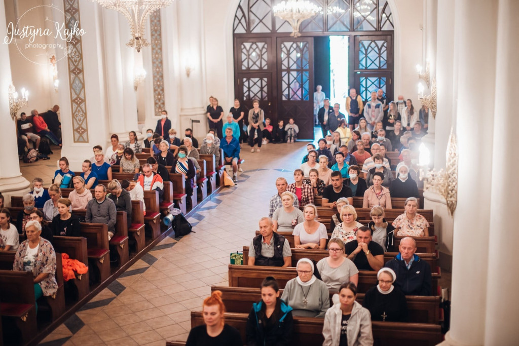 Ruszyli z Łomży w drogę do Maryi [FOTO]