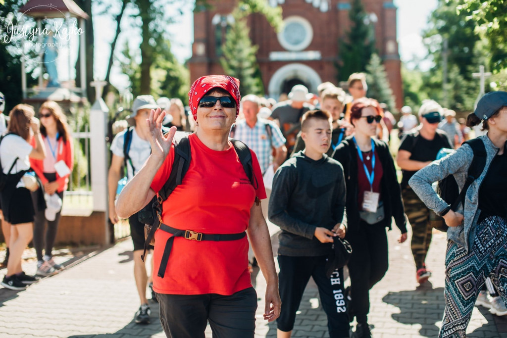 Ruszyli z Łomży w drogę do Maryi [FOTO]