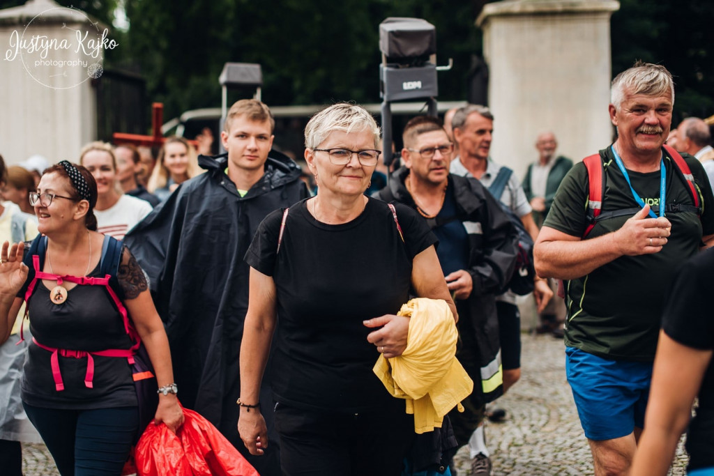Ruszyli z Łomży w drogę do Maryi [FOTO]