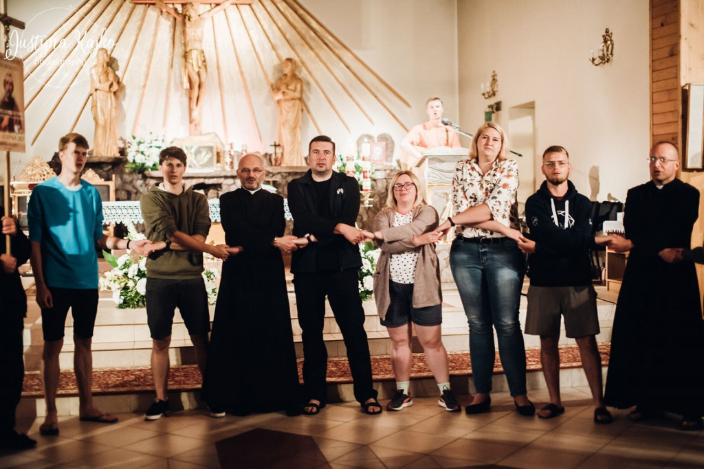 Ruszyli z Łomży w drogę do Maryi [FOTO]
