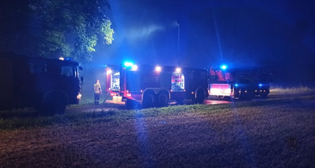 Dwa groźne nocne pożary. Spłonął dom i stolarnia! [FOTO]