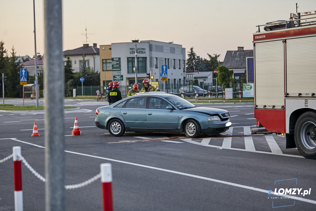 Dwie osoby trafiły do szpitala po wypadku [FOTO]