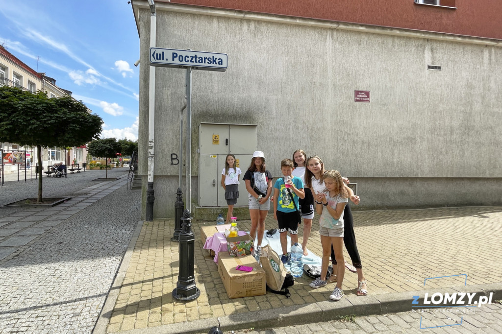 Pyszna lemoniada przygotowana przez dzieci [FOTO]