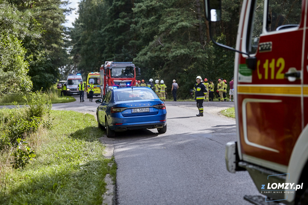 Trzy osoby ranne po dachowaniu dwóch pojazdów [FOTO]
