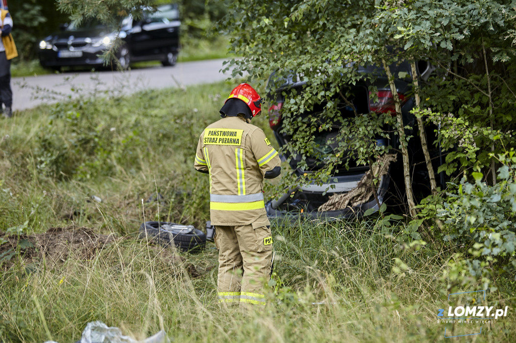 Trzy osoby ranne po dachowaniu dwóch pojazdów [FOTO]