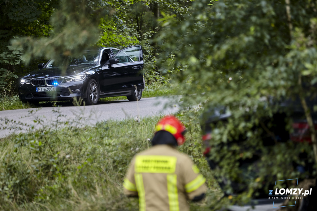 Trzy osoby ranne po dachowaniu dwóch pojazdów [FOTO]