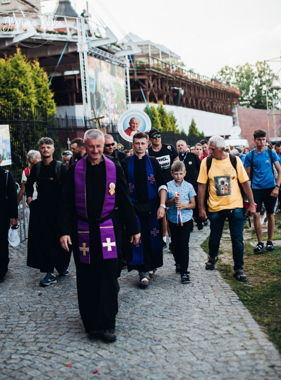 Pielgrzymi dotarli na Jasną Górę [FOTO]