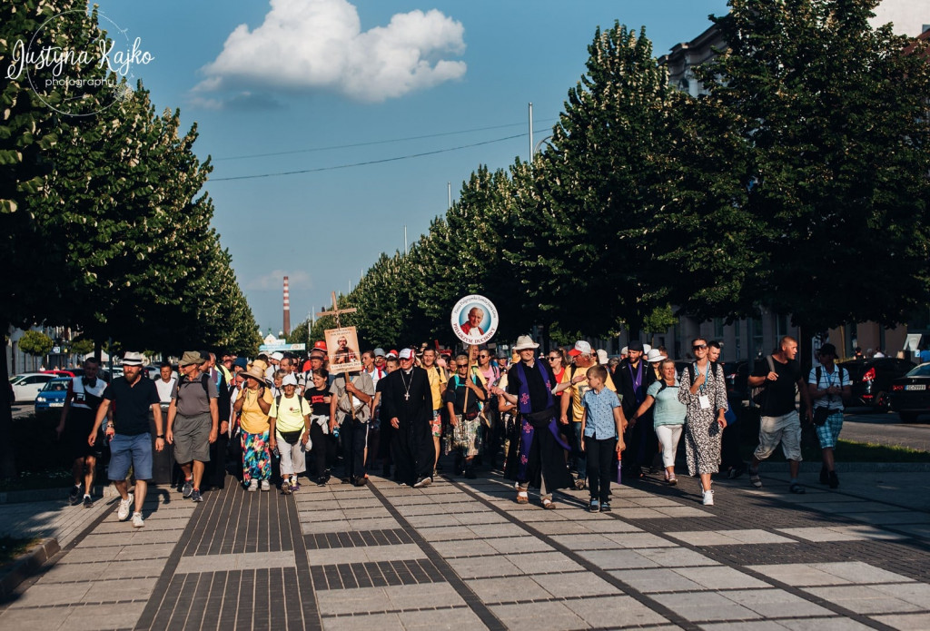 Pielgrzymi dotarli na Jasną Górę [FOTO]