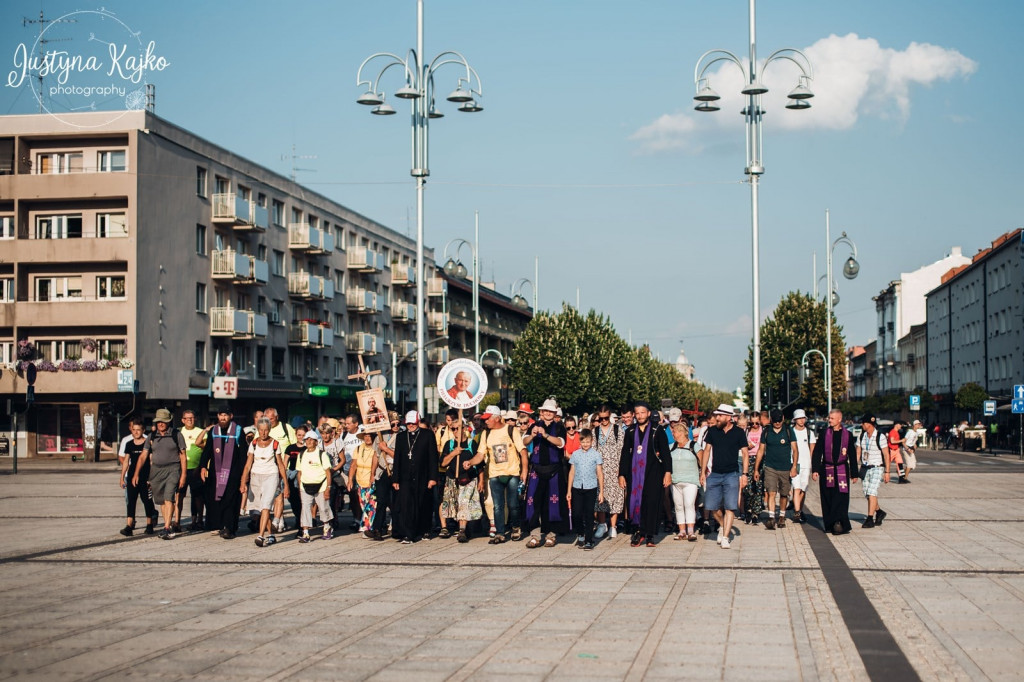 Pielgrzymi dotarli na Jasną Górę [FOTO]
