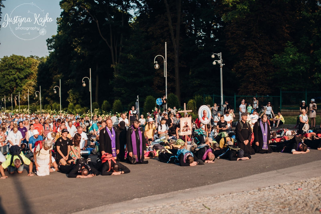 Pielgrzymi dotarli na Jasną Górę [FOTO]