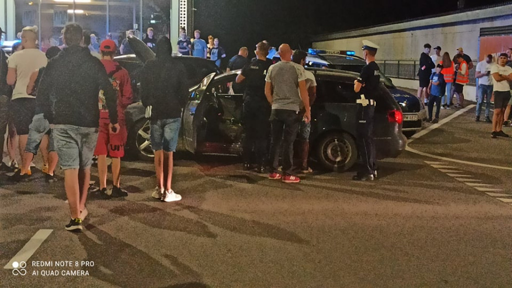 Wjechał w radiowóz? Narkotyki i przedmiot przypominający broń [FOTO]