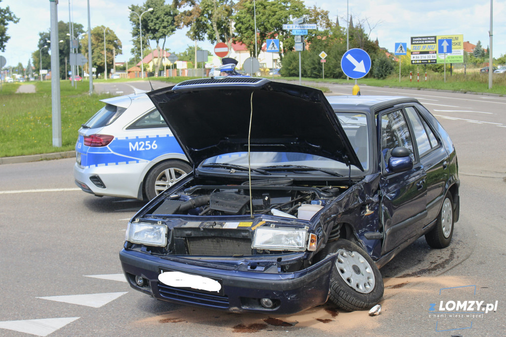 Dwie osoby w szpitalu! Wypadek na Szosie Zambrowskiej! [FOTO]