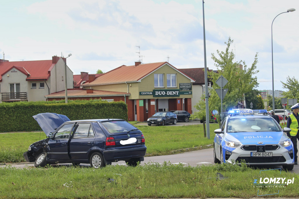 Dwie osoby w szpitalu! Wypadek na Szosie Zambrowskiej! [FOTO]