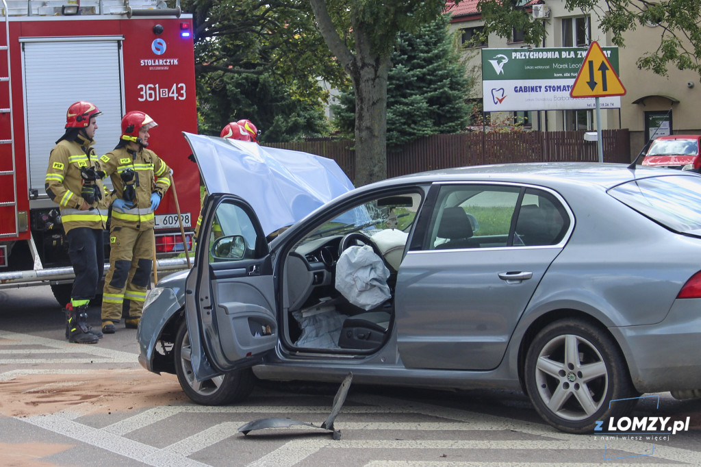 Dwie osoby w szpitalu! Wypadek na Szosie Zambrowskiej! [FOTO]