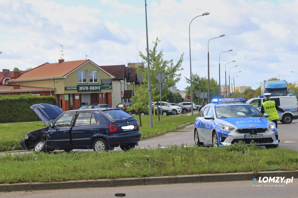 Dwie osoby w szpitalu! Wypadek na Szosie Zambrowskiej! [FOTO]