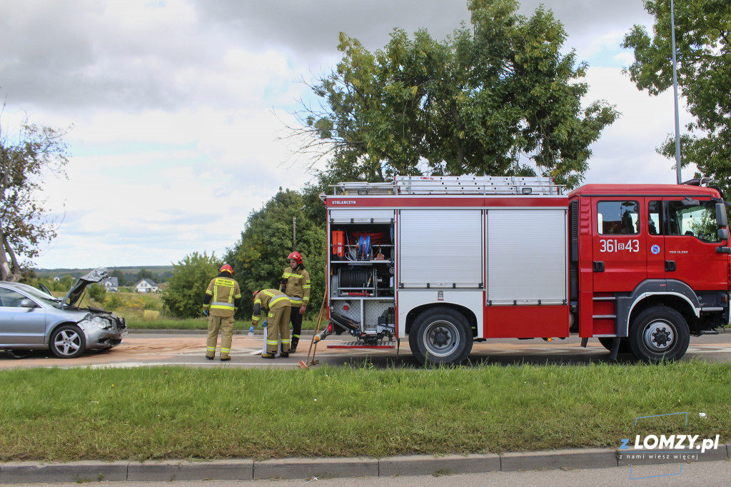 Dwie osoby w szpitalu! Wypadek na Szosie Zambrowskiej! [FOTO]