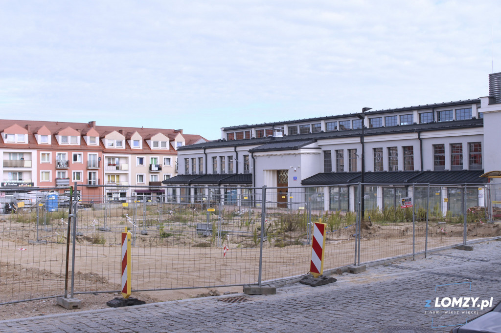 Rewitalizacja Starego Rynku w Łomży trwa [FOTO]