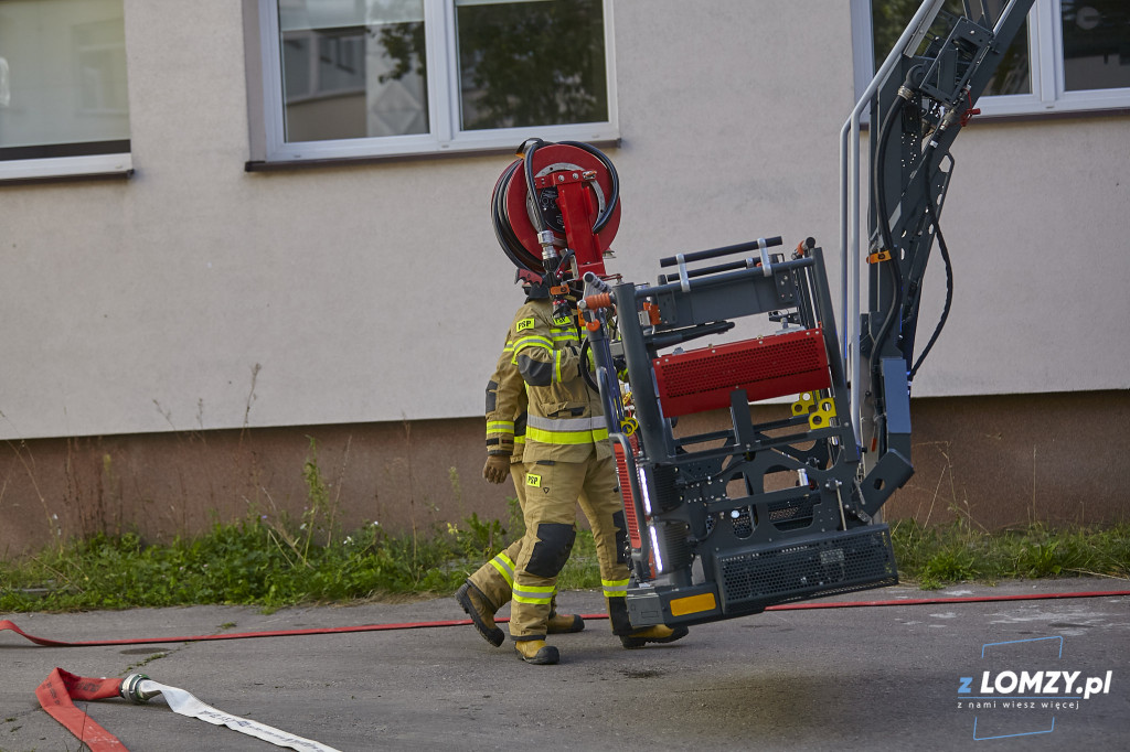 Ewakuacja i nowa drabina podczas 