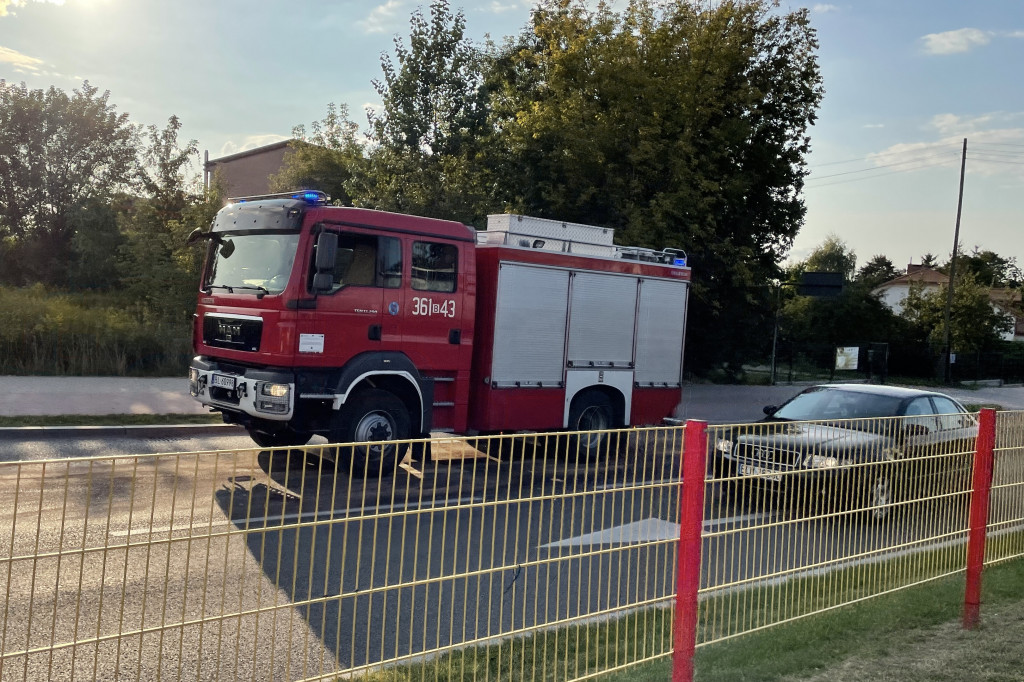 Plama oleju na Szosie Zambrowskiej. Uwaga na utrudnienia w ruchu [FOTO]