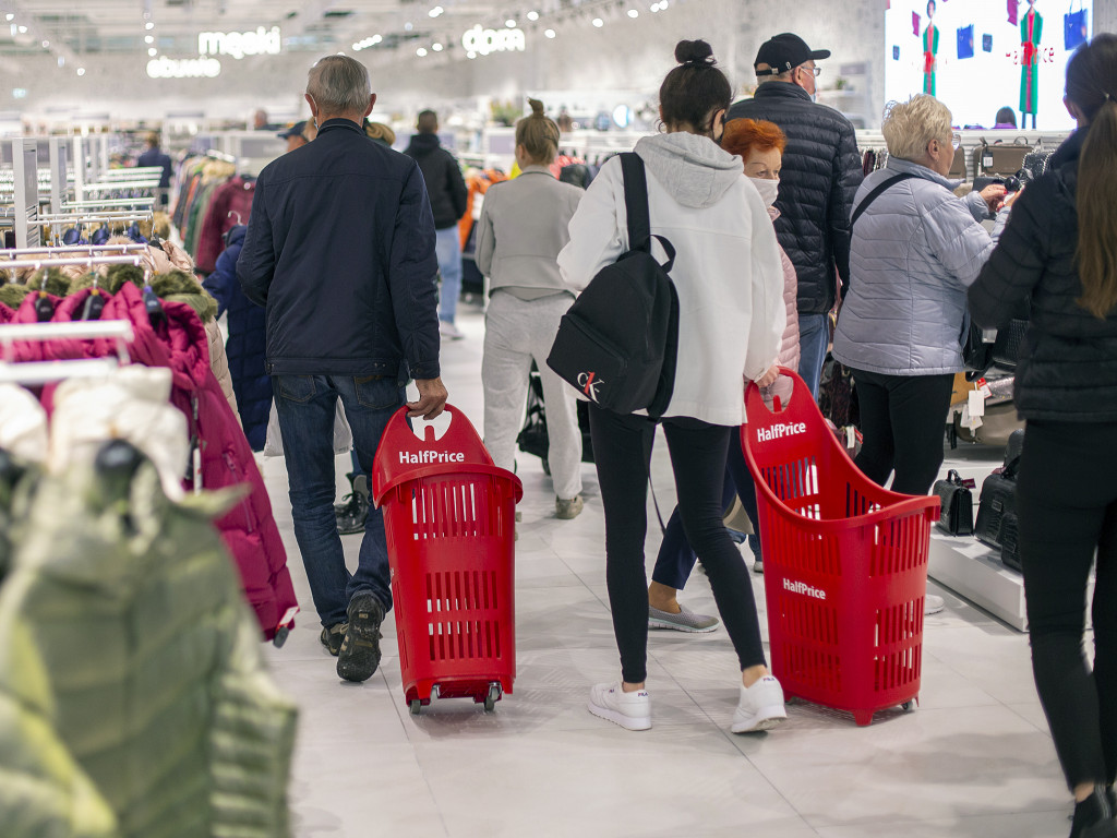 Od wczoraj w Łomży można robić zakupy w HalfPrice