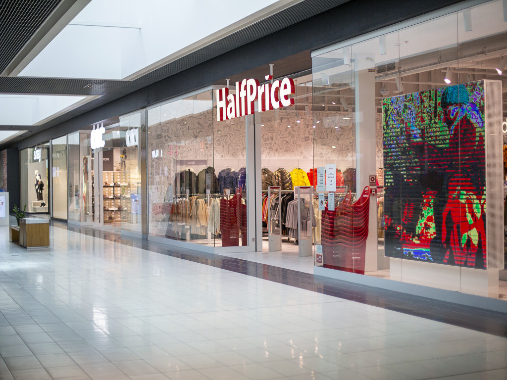 Od wczoraj w Łomży można robić zakupy w HalfPrice