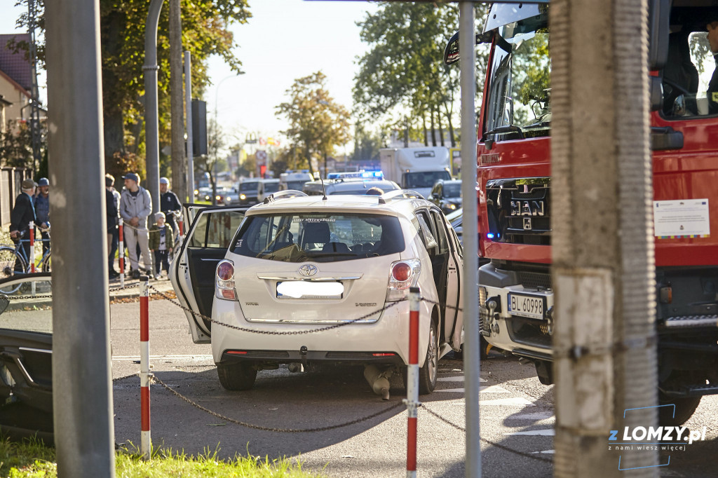 Jedna osoba w szpitalu po wypadku na Alei Legionów [FOTO]