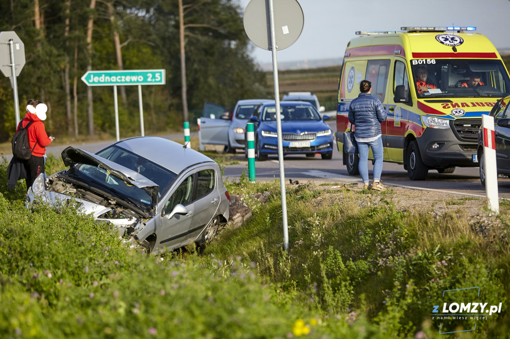 Osobówki zderzyły się na obwodnicy Kupisk