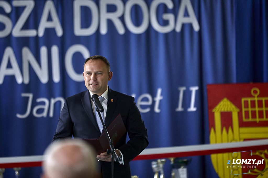 Otwarcie sali gimnastycznej w Jarnutach