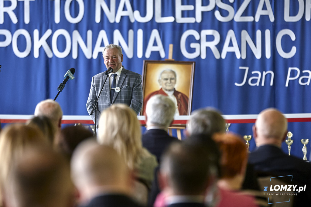 Otwarcie sali gimnastycznej w Jarnutach