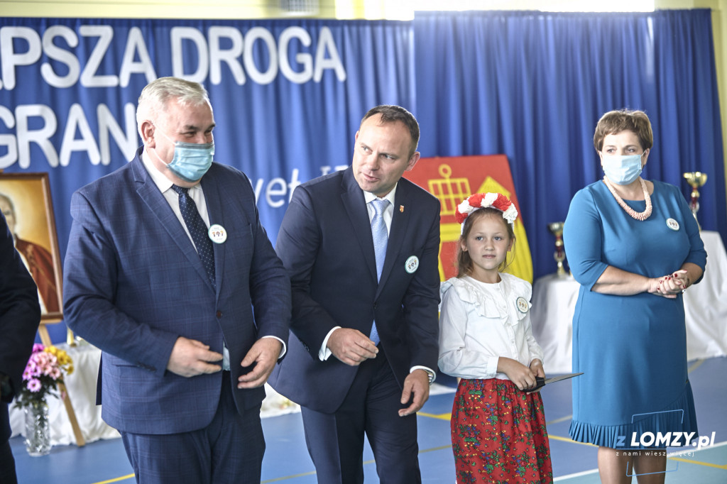 Otwarcie sali gimnastycznej w Jarnutach
