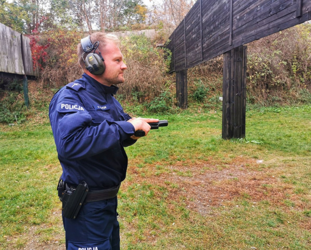Jak wyglądają szkolenia strzeleckie policjantów? [FOTO]