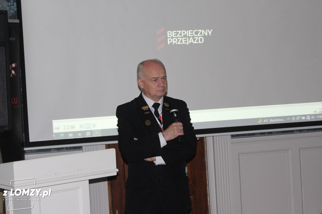 Łomżyńscy instruktorzy dbają o bezpieczeństwo na przejazdach kolejowych [FOTO]