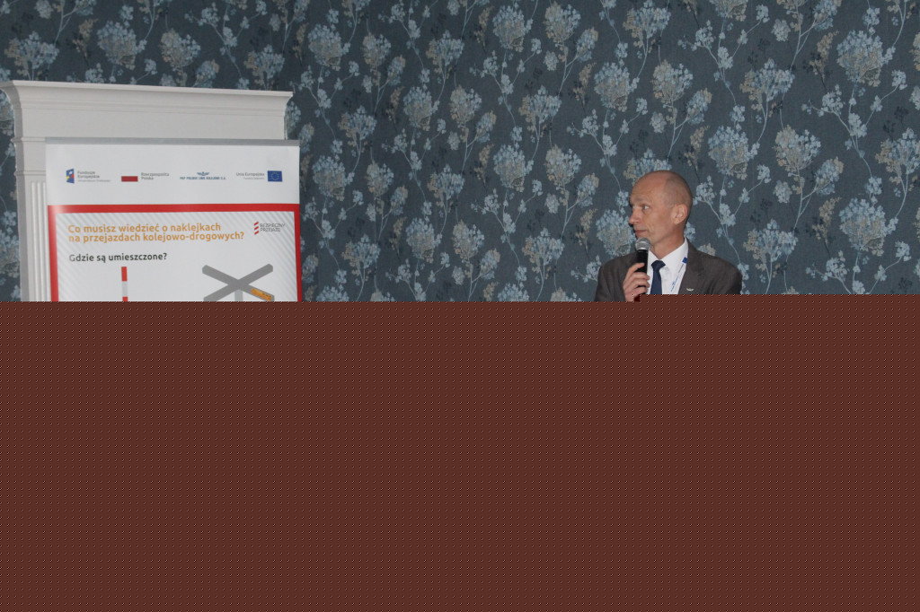 Łomżyńscy instruktorzy dbają o bezpieczeństwo na przejazdach kolejowych [FOTO]