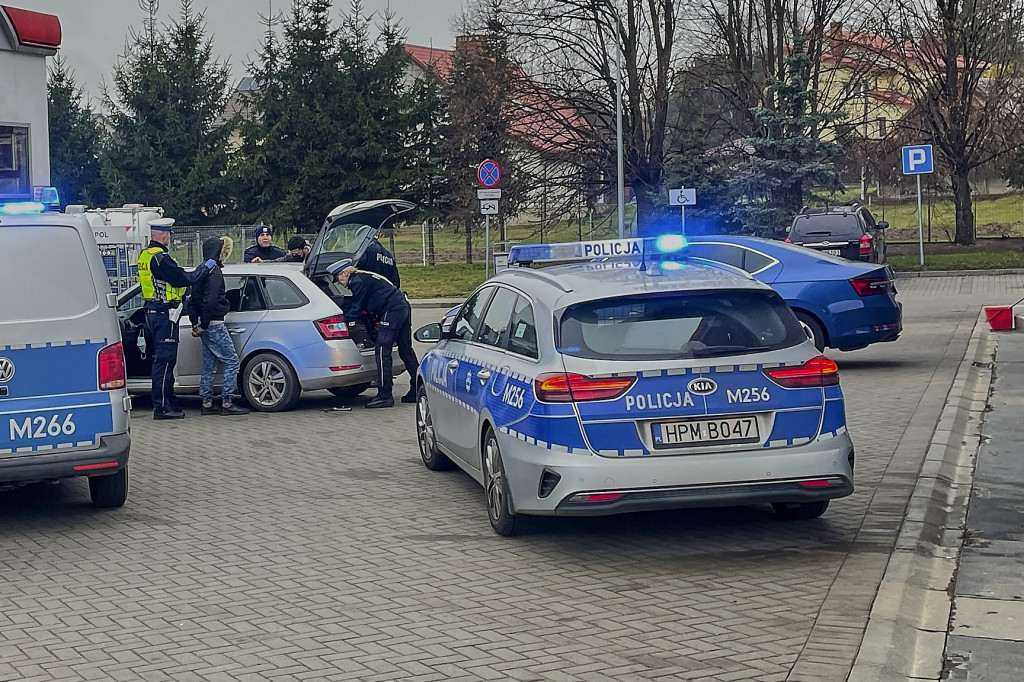 Piątnica: Migranci i kurierzy zatrzymani w Piątnicy!
