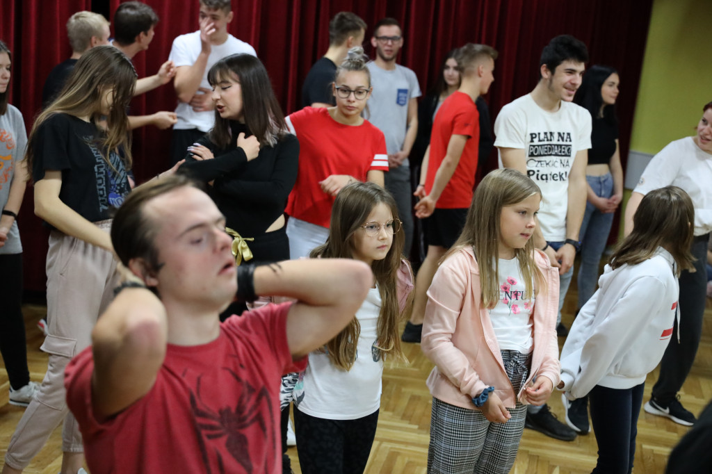 Warsztaty taneczno-wokalne w ROK w ramach zadania „Kultura w zasięgu ręki”