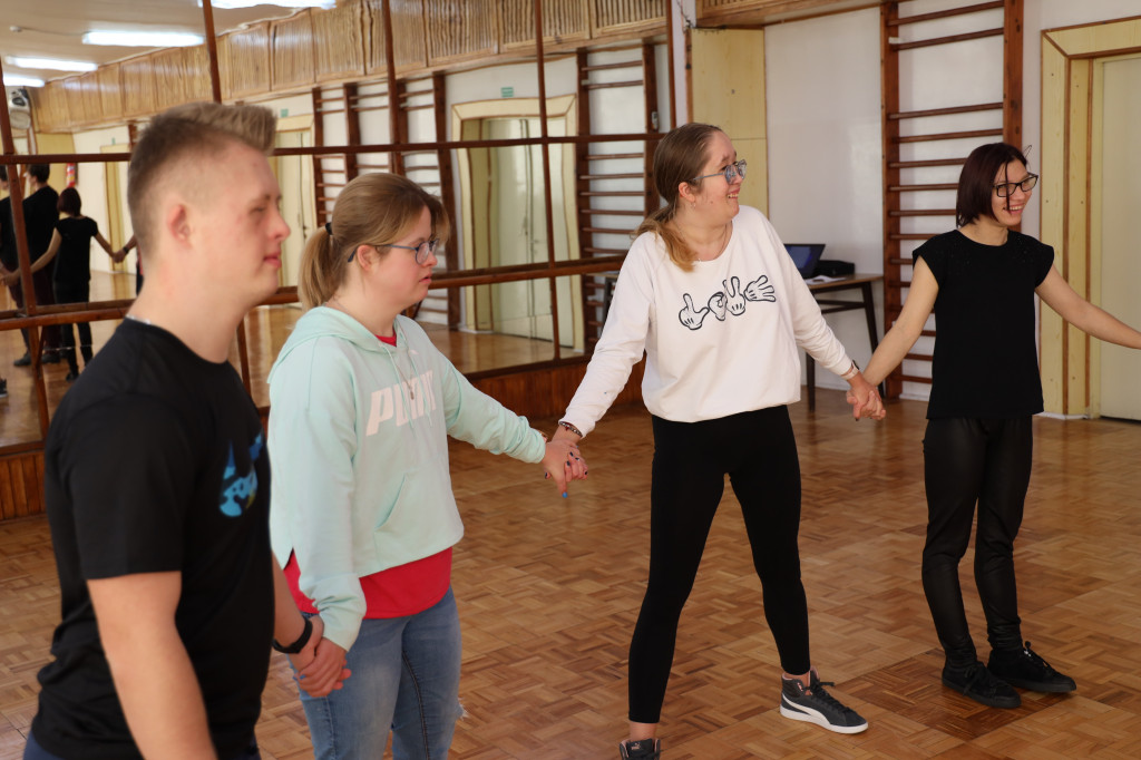 Warsztaty taneczno-wokalne w ROK w ramach zadania „Kultura w zasięgu ręki”