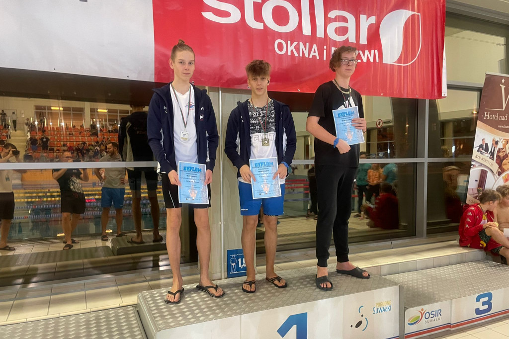 Pływacy UKS Butterfly z medalami Mistrzostw Województwa Podlaskiego