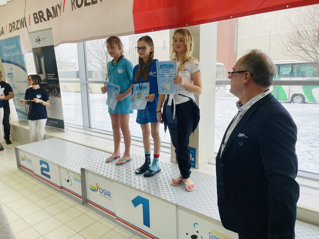 Pływacy UKS Butterfly z medalami Mistrzostw Województwa Podlaskiego