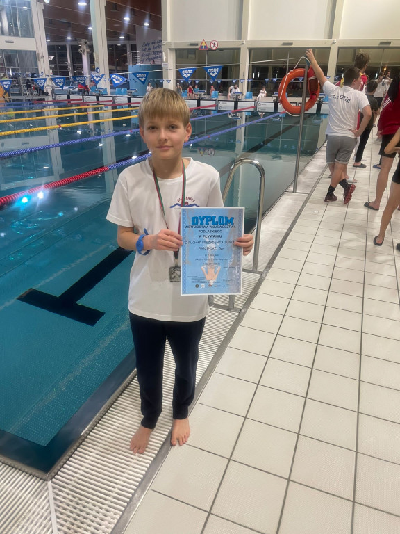 Pływacy UKS Butterfly z medalami Mistrzostw Województwa Podlaskiego
