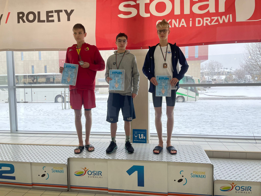 Pływacy UKS Butterfly z medalami Mistrzostw Województwa Podlaskiego