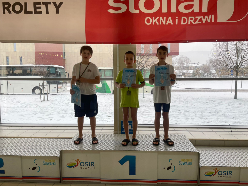 Pływacy UKS Butterfly z medalami Mistrzostw Województwa Podlaskiego