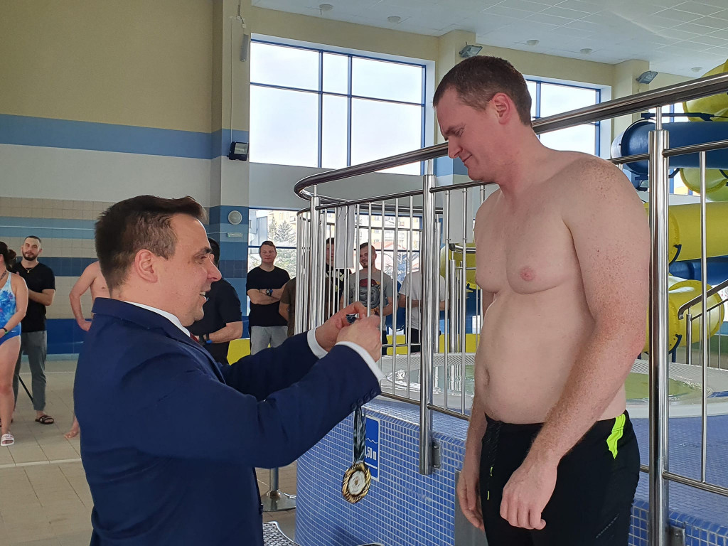 Łomżyńscy terytorialsi pokazali, że potrafią pływać [FOTO]