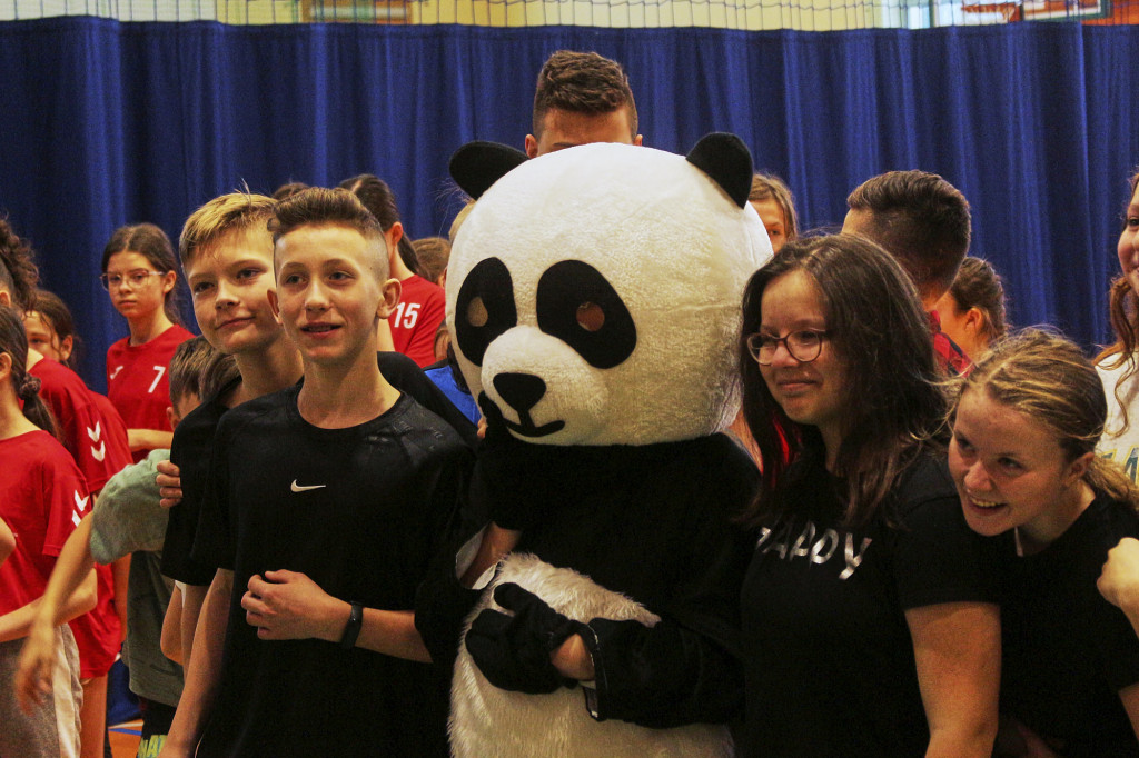 Ponad 80 dzieci wzięło udział w II Mikołajkowym Turnieju o Puchar Pandziaka. 