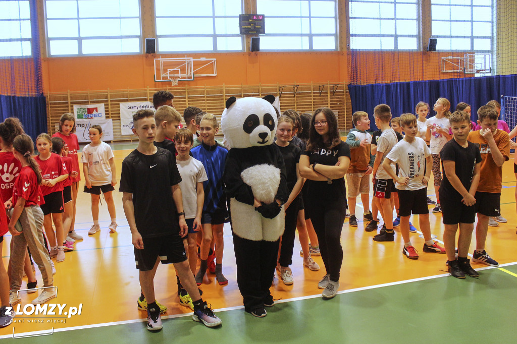 Ponad 80 dzieci wzięło udział w II Mikołajkowym Turnieju o Puchar Pandziaka. 