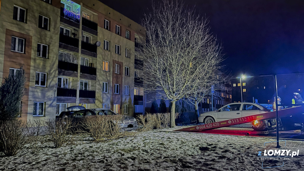 BMW skończyło w krzakach na Bernatowicza