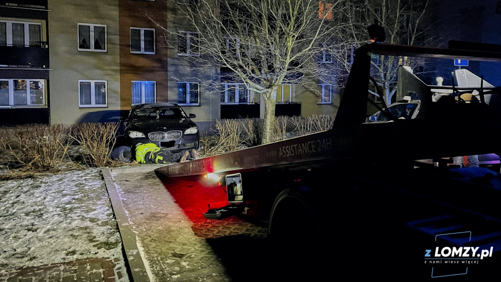 BMW skończyło w krzakach na Bernatowicza