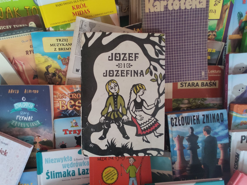 Książki w teatrze w Łomży. Czytaj i oglądaj!